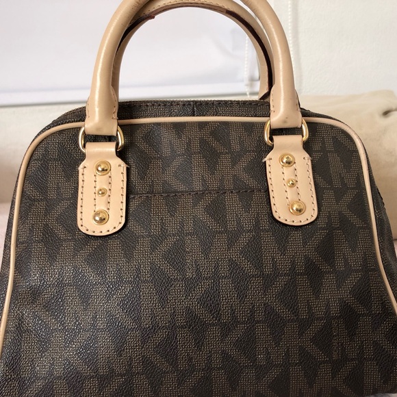 Cute Mini Michael Kors Handbag - Picture 3 of 4